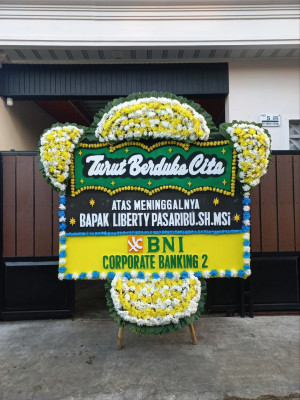 Papan Bunga Duka di Cinanjung