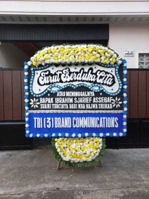 Papan Bunga Duka di Cinanjung